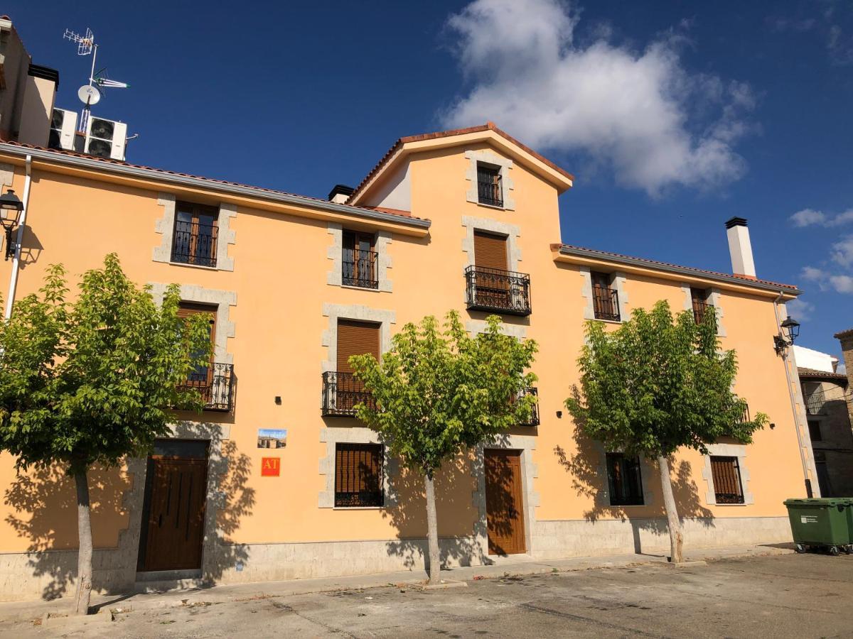 Apartamentos Turisticos Escorraladas Baltanás Eksteriør bilde